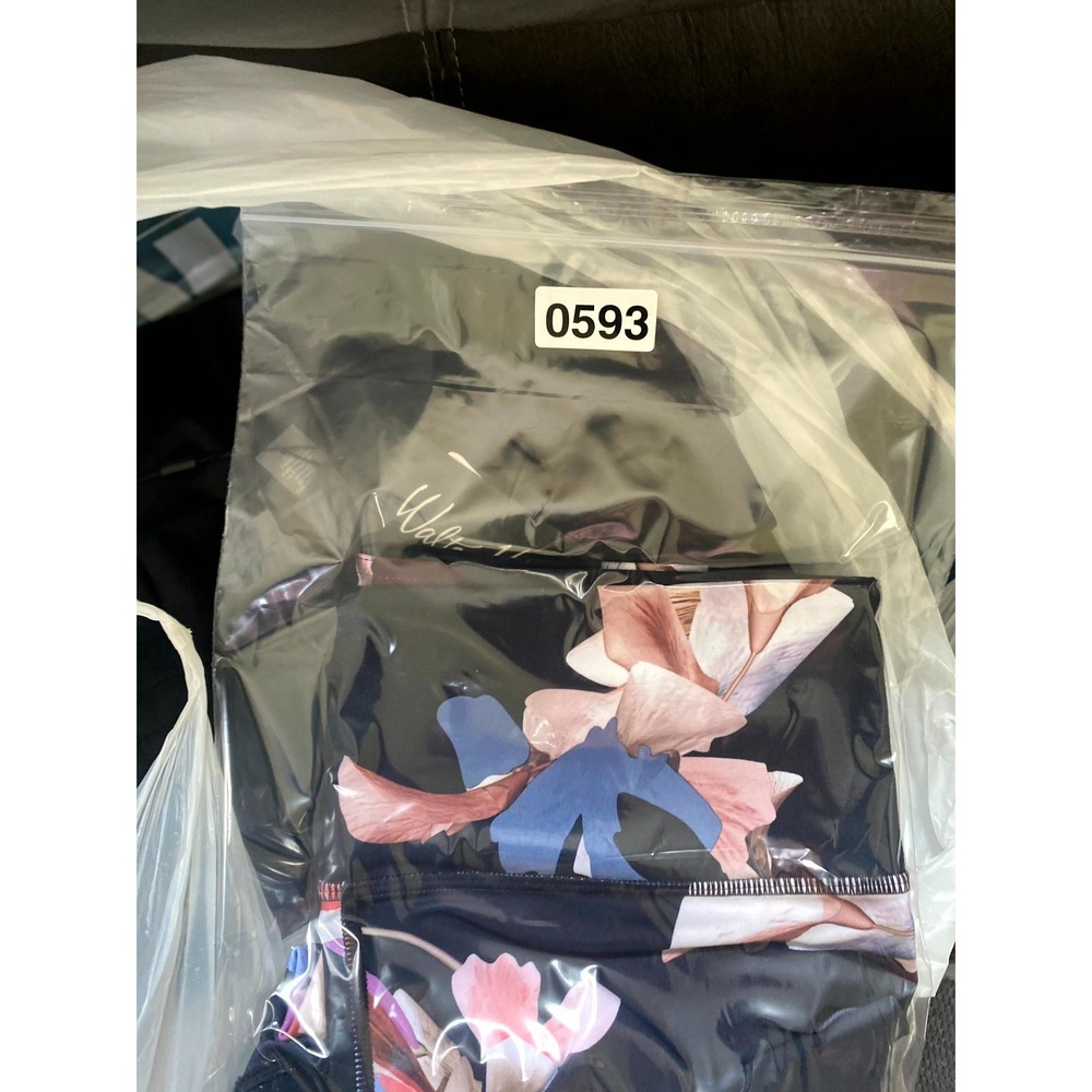 Athleta Leggings Womens Medium Black Floral High Waisted Pull On Athleisure Yoga - Picture 7 of 7